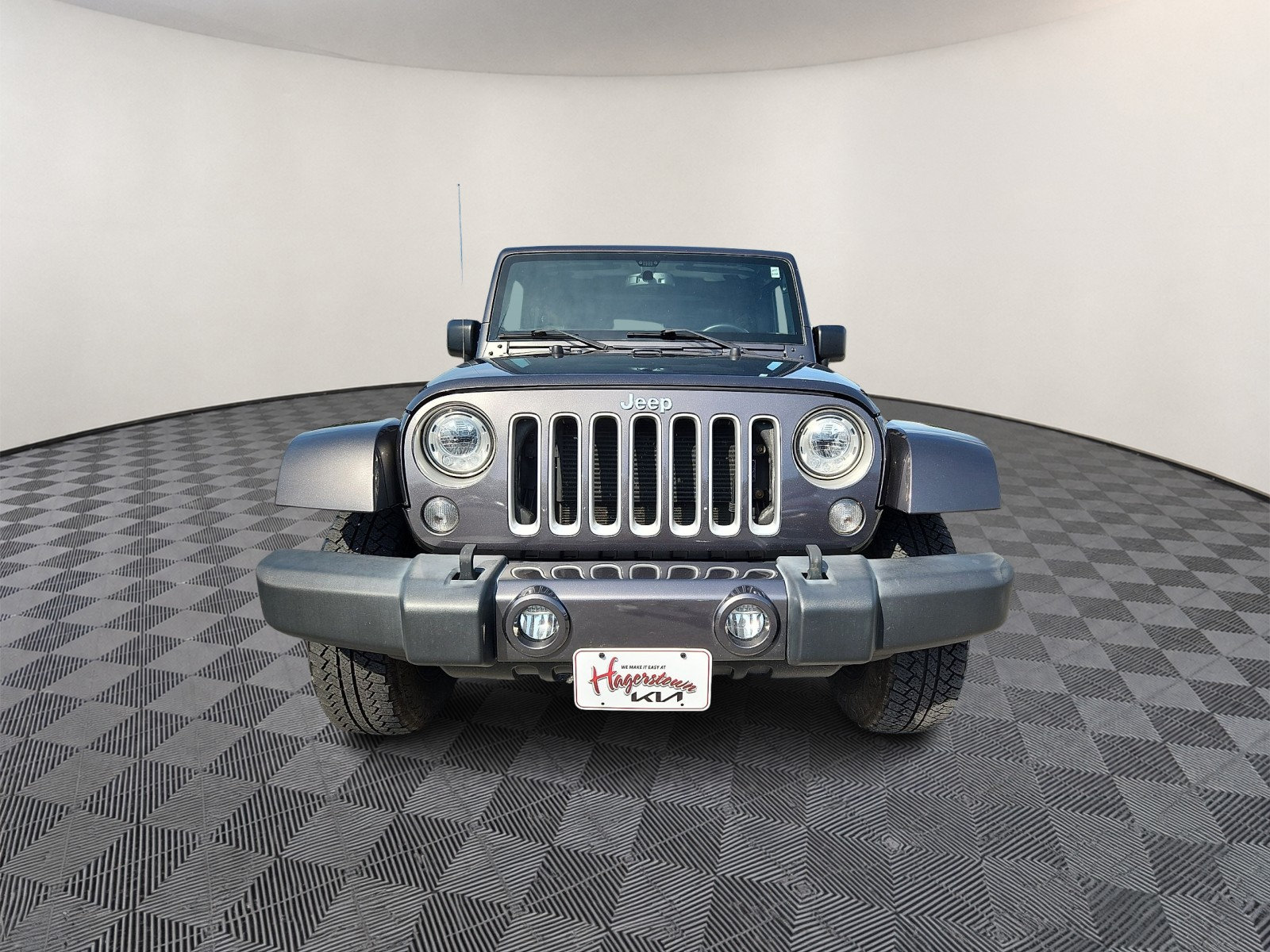Used 2017 Jeep Wrangler Unlimited Sahara w/ Connectivity Group AWD/4WD image 2