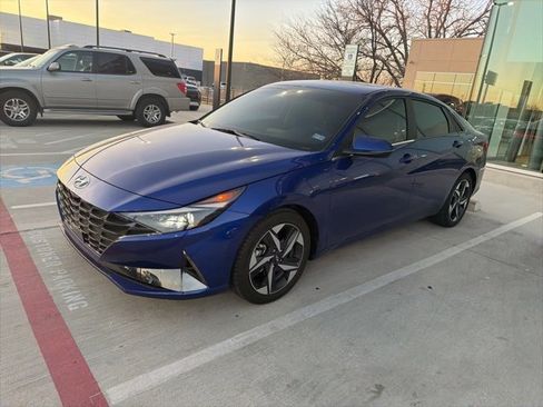 Used 2023 Hyundai Elantra Limited image 1