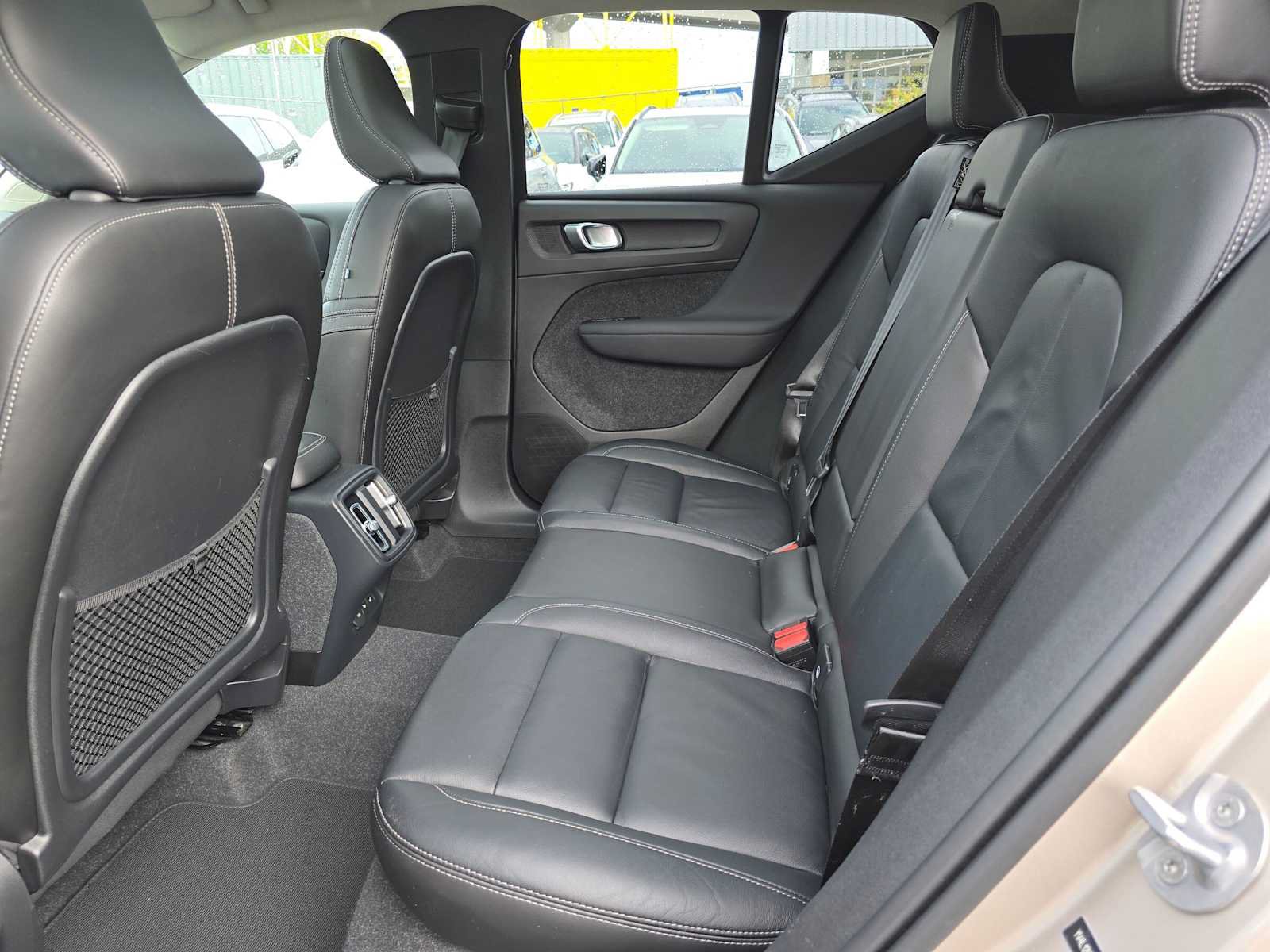 Certified 2024 Volvo XC40 B5 Plus w/ Protection Package Premier AWD/4WD image 16
