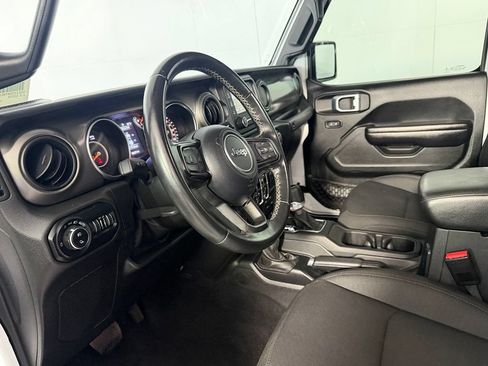 Used 2021 Jeep Gladiator Sport AWD/4WD image 13
