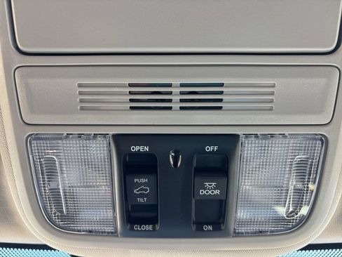 Used 2026 Honda Odyssey EX-L image 16