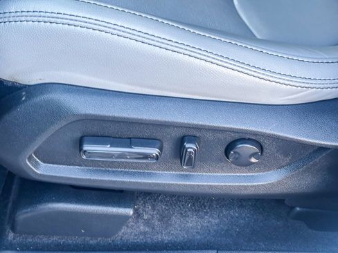 Used 2024 Honda Pilot Touring image 23