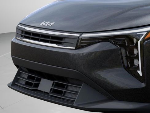 New 2026 Kia K4 LXS image 13