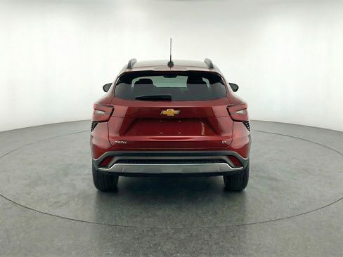 Used 2025 Chevrolet Trax LT FWD image 7