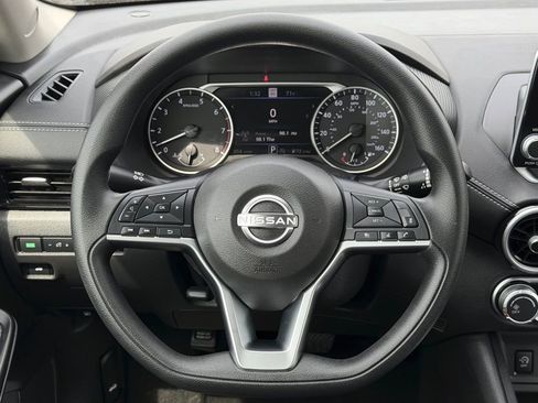 Used 2025 Nissan Sentra SV FWD image 5