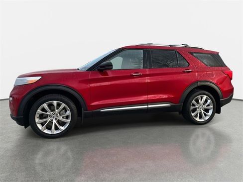 Used 2023 Ford Explorer Platinum w/ Technology Package image 2