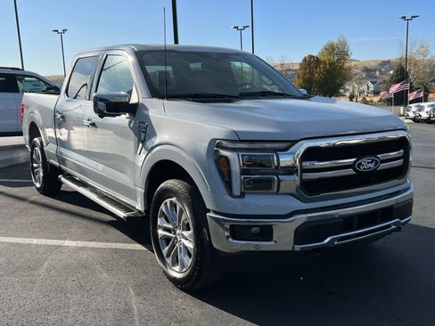 Certified 2025 Ford F150 Lariat w/ FX4 Off-Road Package image 4