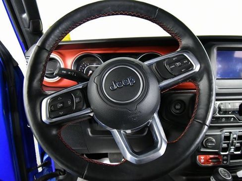 Used 2021 Jeep Gladiator Rubicon w/ Cold Weather Group image 2