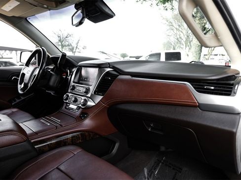 Used 2020 Chevrolet Suburban Premier w/ 6.2L Performance Package image 9