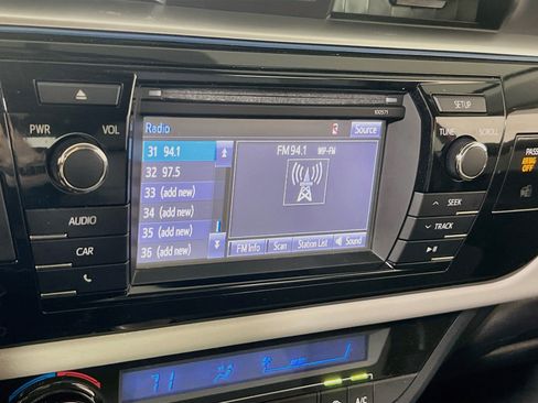 Used 2016 Toyota Corolla LE FWD image 14