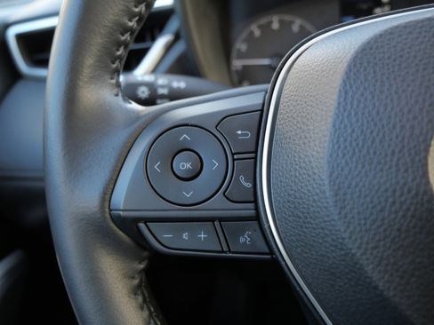 Certified 2023 Toyota Corolla Cross LE image 28