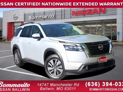 Certified 2025 Nissan Pathfinder SV FWD image 1