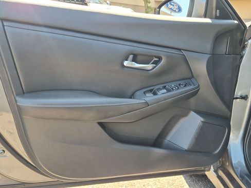 Used 2021 Nissan Sentra SV FWD image 11