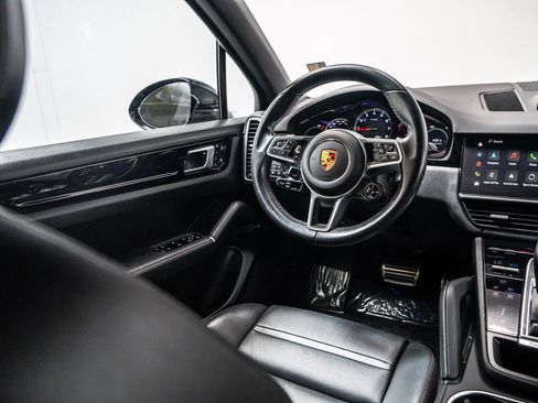 Used 2022 Porsche Cayenne S AWD/4WD image 24