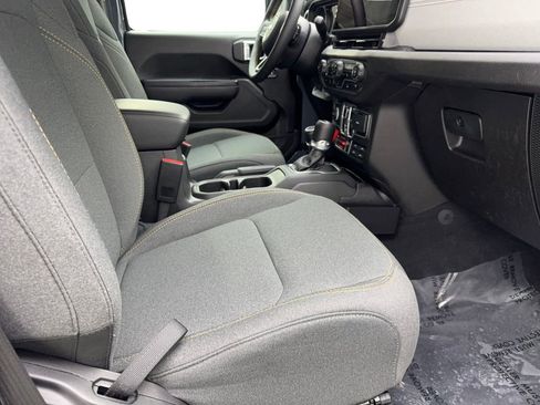 Used 2024 Jeep Wrangler Willys image 46