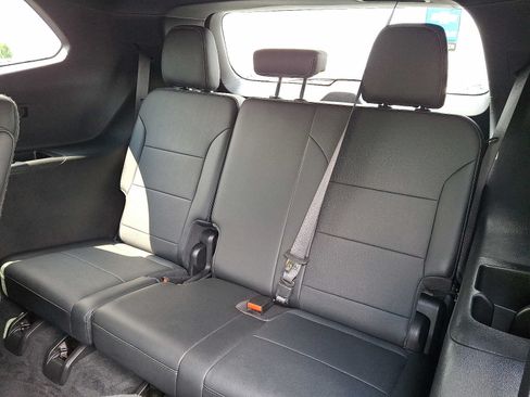Used 2025 Buick Enclave Preferred AWD/4WD image 11