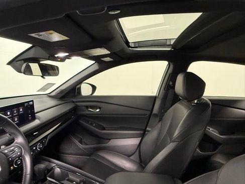 Used 2025 Honda Accord Sport image 32