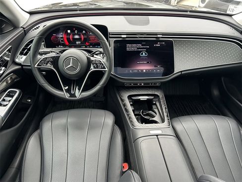 Used 2024 Mercedes-Benz E 350 4MATIC Sedan image 18