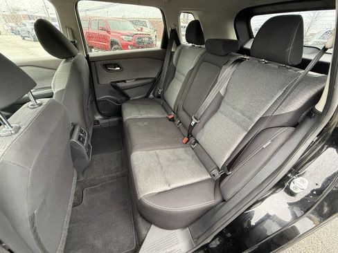 Used 2023 Nissan Rogue SV image 13