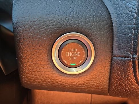 Used 2024 GMC Yukon XL Denali w/ Advanced Technology Package AWD/4WD image 51