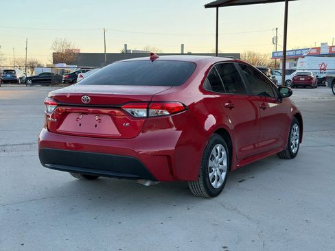 Used 2021 Toyota Corolla LE image 5