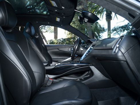 Used 2021 Aston Martin DBX image 15