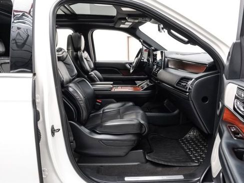 Used 2021 Lincoln Navigator Reserve w/ Luxury Package image 40