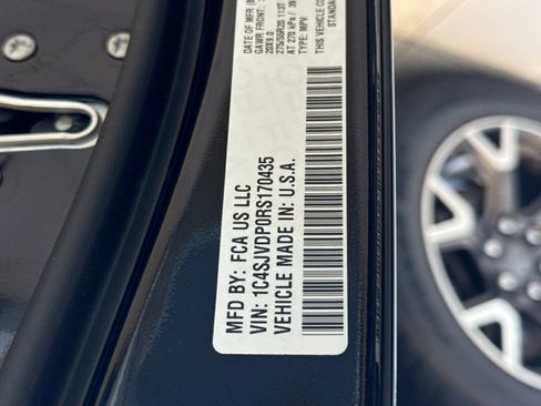 Used 2024 Jeep Wagoneer Series III AWD/4WD image 16