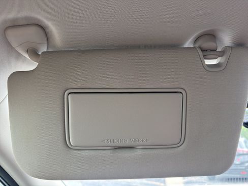 Used 2019 Nissan Rogue SV w/ Premium Package FWD image 24