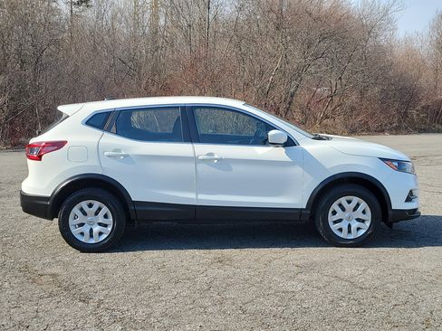 Used 2020 Nissan Rogue Sport S image 4