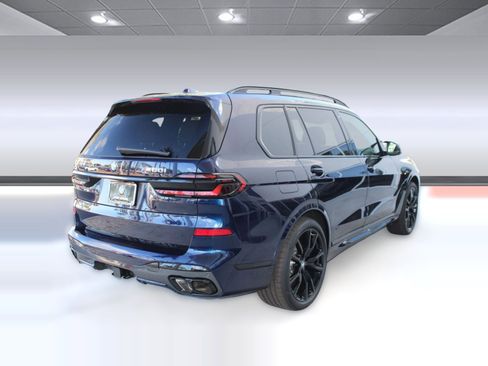 New 2026 BMW X7 M60i image 9
