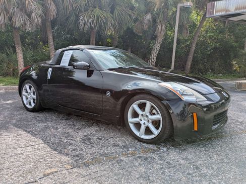 Used 2004 Nissan 350Z Touring RWD image 2