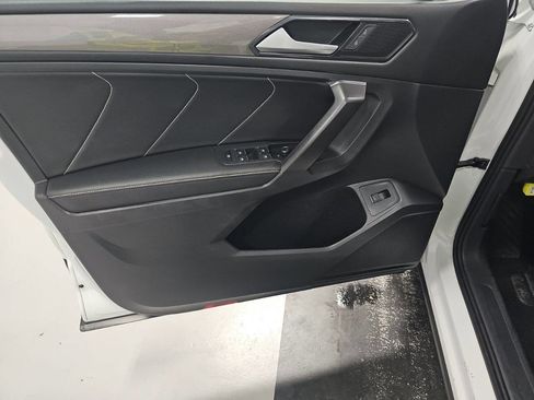 Used 2022 Volkswagen Tiguan SE image 5