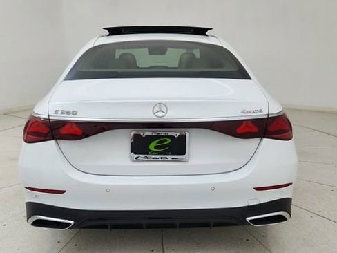 Used 2024 Mercedes-Benz E 350 4MATIC Sedan image 5
