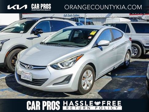 Used 2016 Hyundai Elantra SE image 1