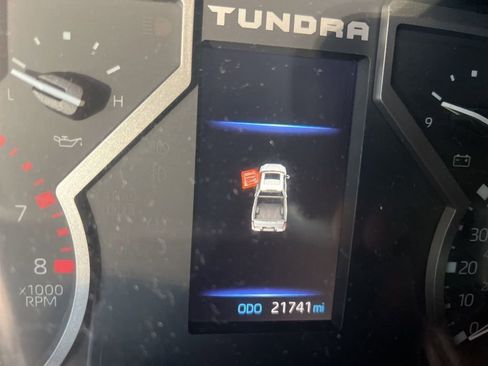 Used 2022 Toyota Tundra Limited image 11