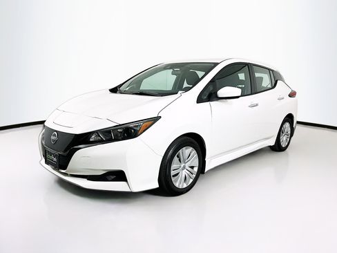 Used 2024 Nissan Leaf S image 3