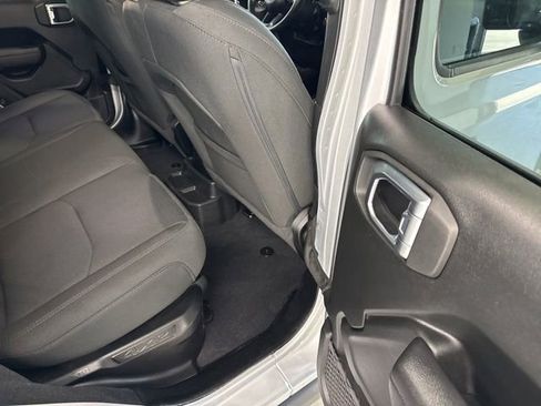 Used 2023 Jeep Wrangler Unlimited w/ Cold Weather Group AWD/4WD image 27