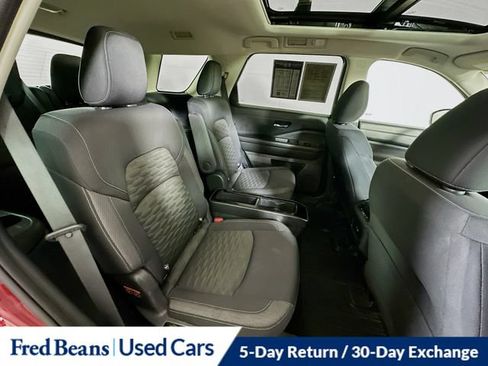 Used 2022 Nissan Pathfinder SV w/ SV Premium Package AWD/4WD image 35