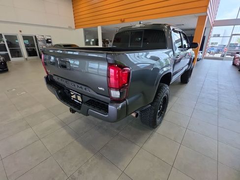 Used 2020 Toyota Tacoma SR AWD/4WD image 9
