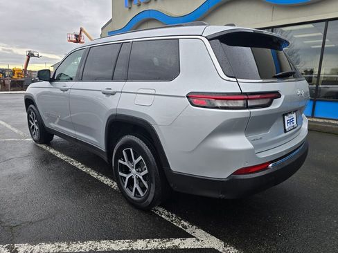 Used 2024 Jeep Grand Cherokee L Limited w/ Luxury Tech Group II image 3