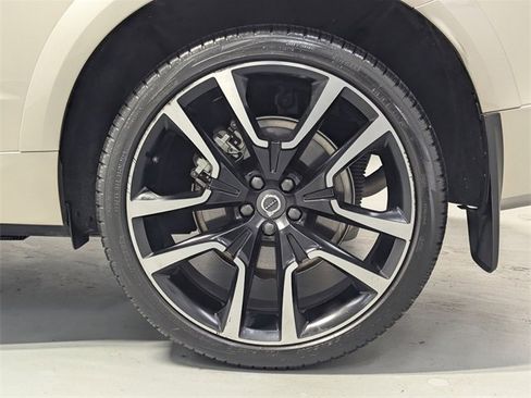 Used 2023 Volvo XC60 B5 Ultimate w/ Climate Package image 29
