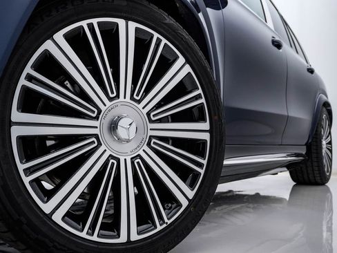 Used 2026 Mercedes-Benz Maybach GLS 600 4MATIC image 5