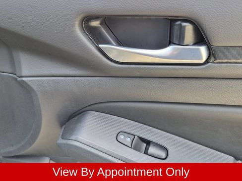 Used 2025 Nissan Altima 2.5 SV FWD image 34