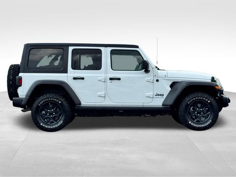 Used 2023 Jeep Wrangler Unlimited w/ Cold Weather Group AWD/4WD image 8
