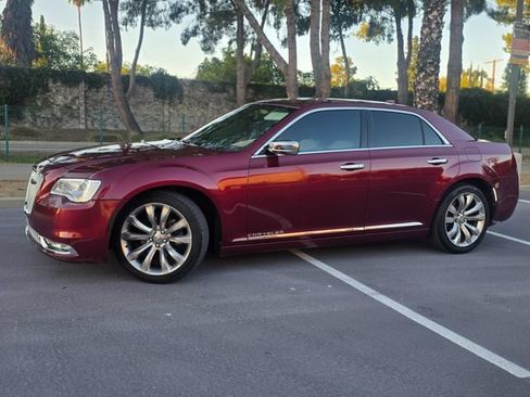 Used 2018 Chrysler 300 Touring w/ Chrome Appearance Package RWD image 32