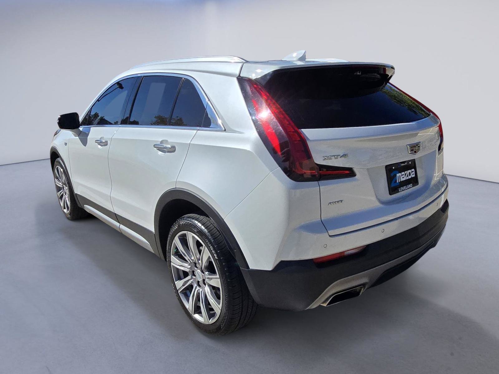 Used 2022 Cadillac XT4 Premium Luxury w/ Enhanced Visibility Package AWD/4WD image 3
