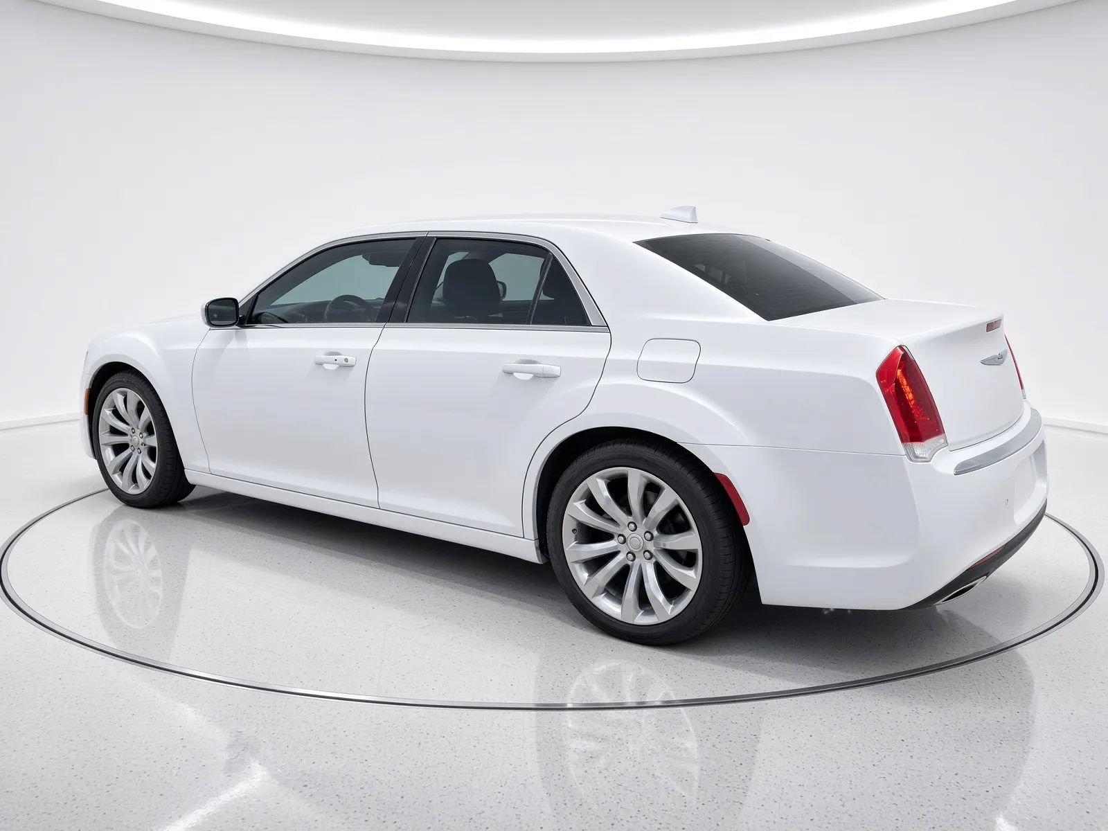 Used 2018 Chrysler 300 Touring L RWD image 4