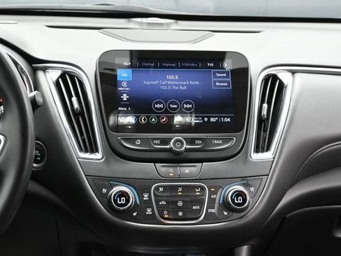 Used 2024 Chevrolet Malibu LT FWD image 11