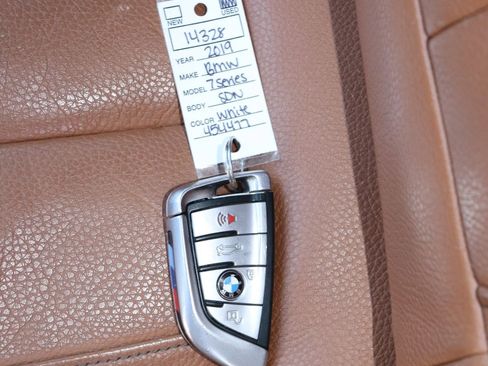 Used 2019 BMW 740i w/ M Sport Package RWD image 21